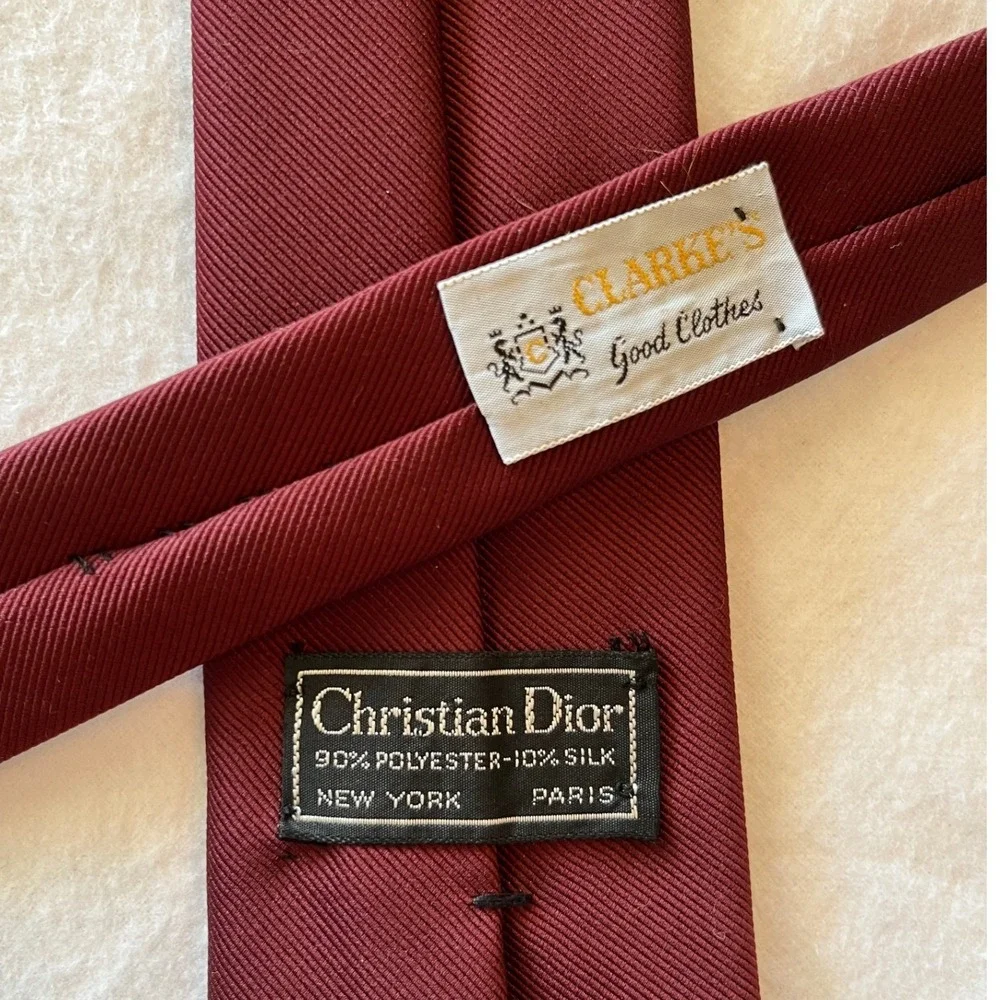 Christian Dior Mens Burgundy Ribbed Silk Blend Tie Embroidered CD Logo Vintage